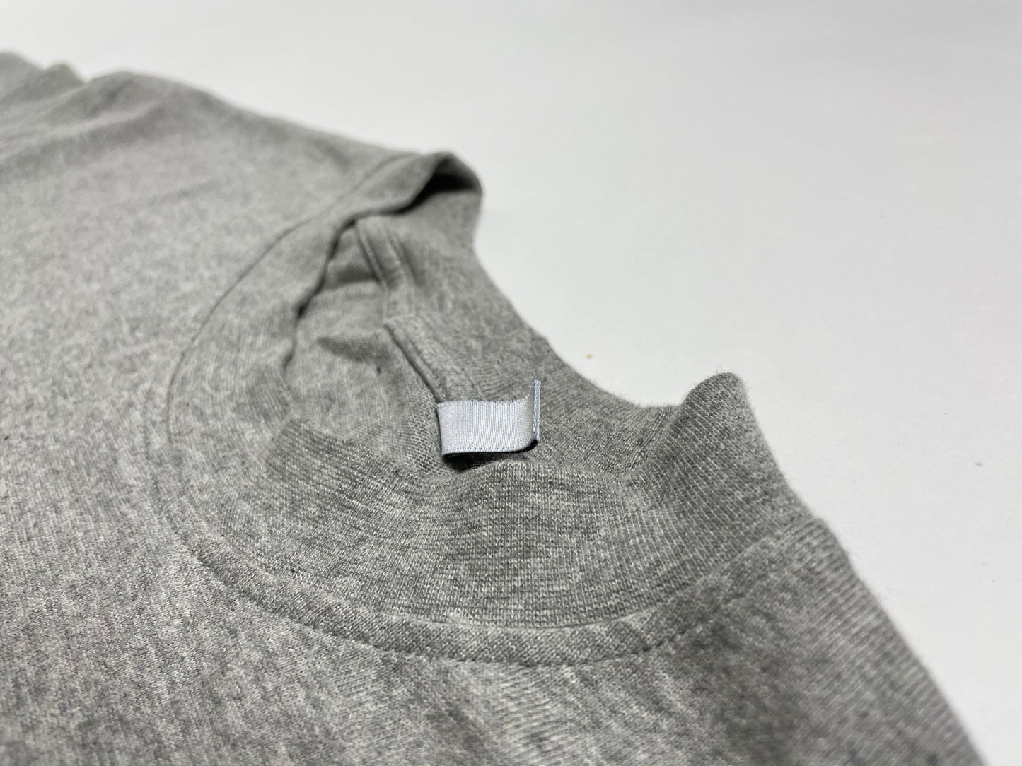 grey-shirt-collar